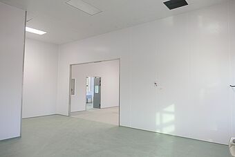 Plattenhardt+Wirth, Glasboard, Hydewa, GFK Paneele, Kühlraumbau, Kühllagerbau, Schweiz, Österreich, Deutschland, Wand mit Tür